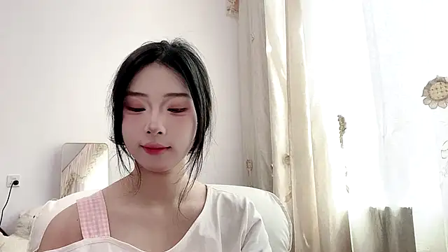 yiyibaby2026 online show from May 7, 2:38 am
