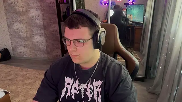 EricKnight1 online show from March 11, 11:59 am