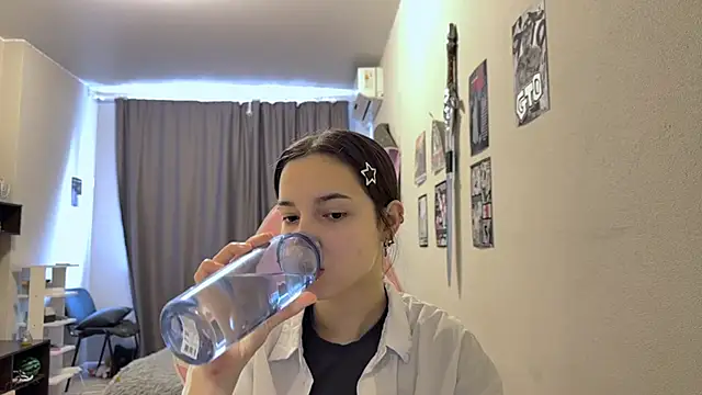 KateMiragee online show from May 18, 9:36 am