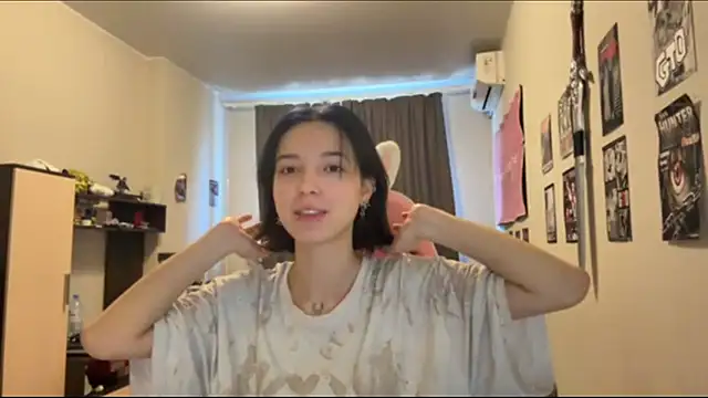 Snapshot of KateMiragee chatting on March 16, 9:02 am KateMiragee online show from March 16, 9:02 am