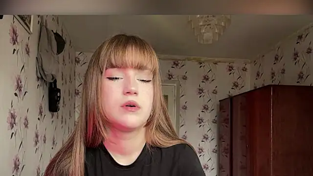 AnnaWasp online show from April 9, 5:31 am