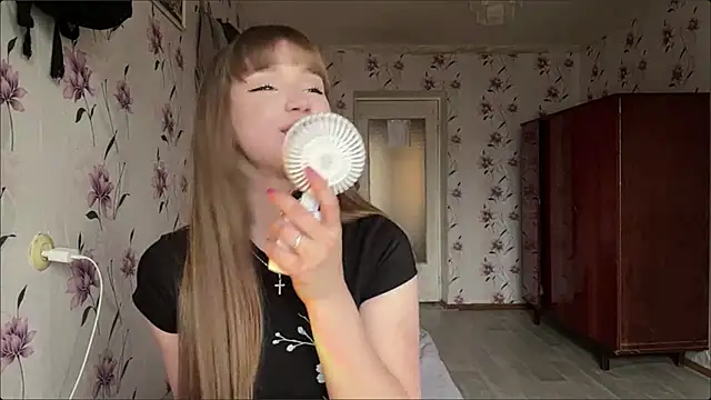 AnnaWasp online show from April 10, 4:41 am