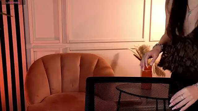 Tora Dora  online show from March 17, 6:05 am