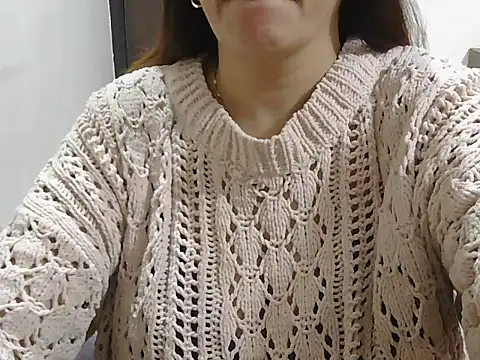 Snapshot of spicy_Zara chatting on May 19, 4:41 am spicy Zara online show from May 19, 4:41 am