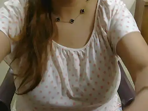 Snapshot of spicy_Zara chatting on June 6, 10:09 am spicy Zara online show from June 6, 10:09 am