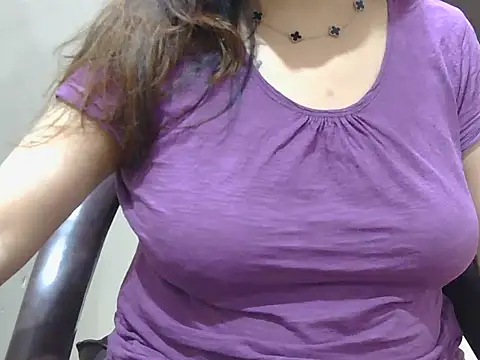 Snapshot of spicy_Zara chatting on June 3, 2:18 pm spicy Zara online show from June 3, 2:18 pm