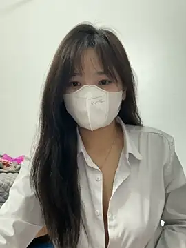 VyVy18 online show from May 1, 3:39 pm