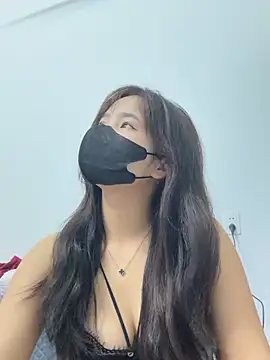 VyVy18 online show from April 27, 4:16 pm