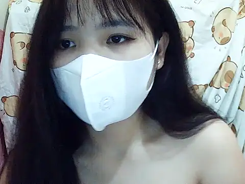 VyVy18 online show from April 3, 1:17 pm