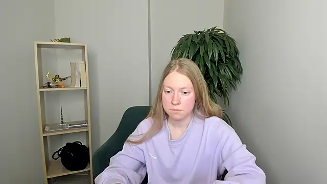 LashandaDevoto online show from March 15, 9:05 am