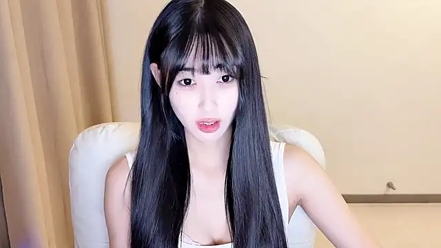 xiaooyee online show from April 23, 9:49 pm