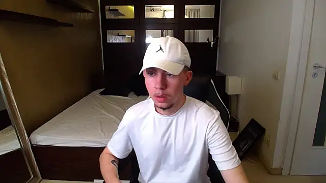 KrewVaughn online show from March 17, 6:38 am