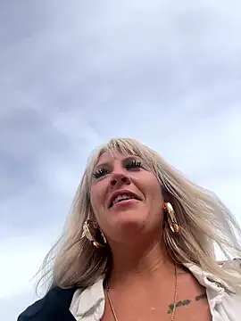 AtomBlondy online show from June 9, 5:03 pm
