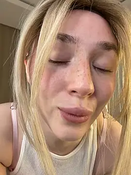 KittiLin online show from March 13, 9:09 pm