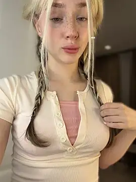 KittiLin online show from March 28, 9:27 pm