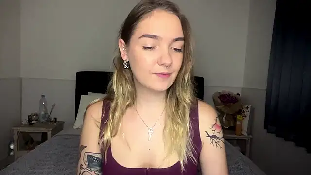 Snapshot of RoxyWet chatting on July 29, 3:11 pm RoxyWet online show from July 29, 3:11 pm