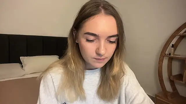 RoxyWet online show from April 9, 2:23 pm