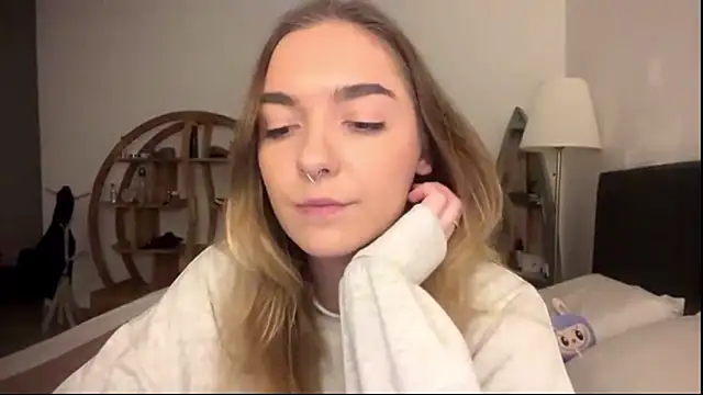 RoxyWet online show from June 16, 1:22 pm