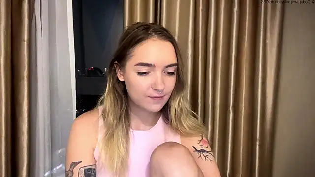 RoxyWet online show from May 27, 2:13 pm