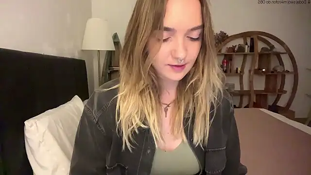 RoxyWet online show from May 15, 4:05 pm