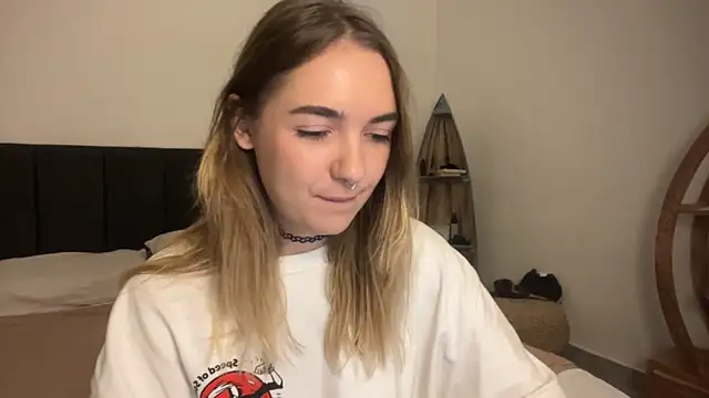 RoxyWet online show from April 15, 1:26 pm