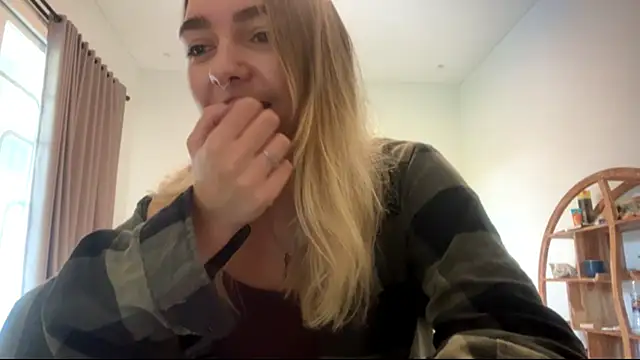 RoxyWet online show from March 12, 11:42 pm