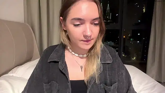 RoxyWet online show from May 21, 2:14 pm