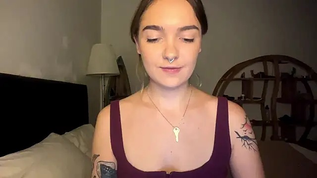 Snapshot of RoxyWet chatting on June 26, 1:28 pm RoxyWet online show from June 26, 1:28 pm