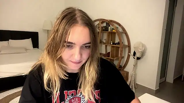 RoxyWet online show from March 29, 6:20 pm