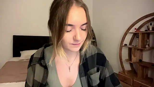 RoxyWet online show from April 20, 1:24 pm