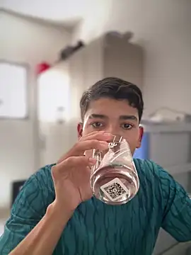 pabloflaquito23 online show from May 16, 3:44 pm