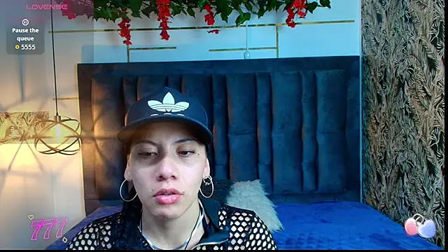 Abril Fox   online show from June 15, 8:08 pm
