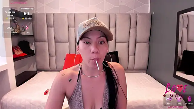 Abril Fox   online show from June 6, 7:30 pm