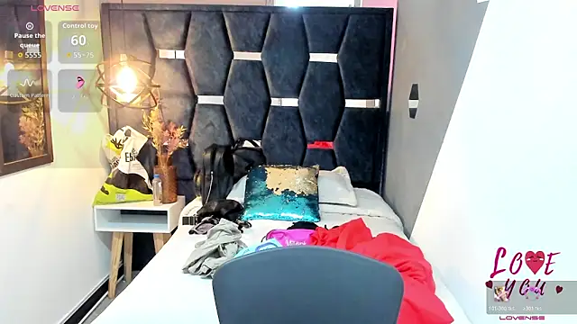 Abril Fox   online show from May 9, 8:12 pm