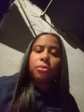 gatinha20257 online show from May 21, 2:42 am