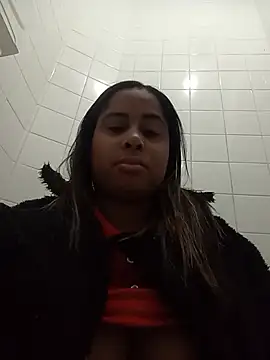 Snapshot of gatinha20257 chatting on July 4, 1:48 pm gatinha20257 online show from July 4, 1:48 pm