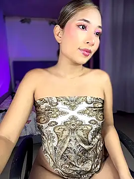 iamkyliewest online show from May 4, 5:55 am