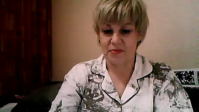 Snapshot of TatkaYang chatting on April 17, 7:49 pm TatkaYang online show from April 17, 7:49 pm