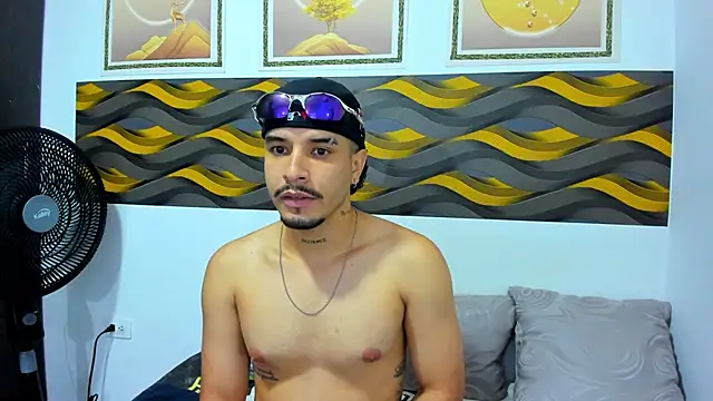 Leon Hotx online show from April 8, 7:48 pm