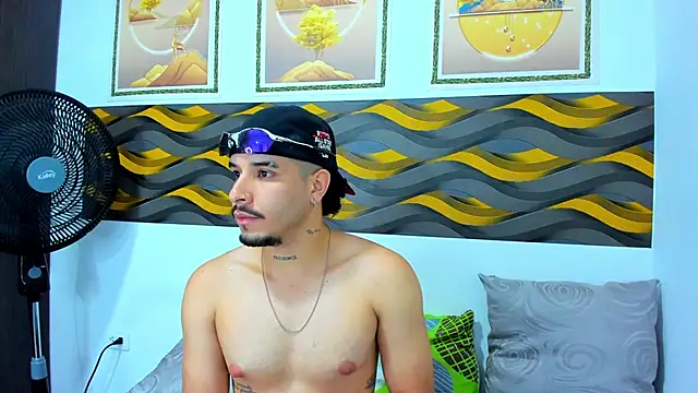 Leon Hotx online show from April 22, 6:47 pm