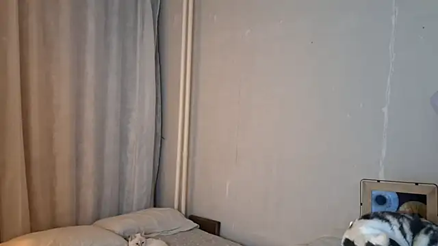 MiaTemptress online show from April 24, 2:30 pm