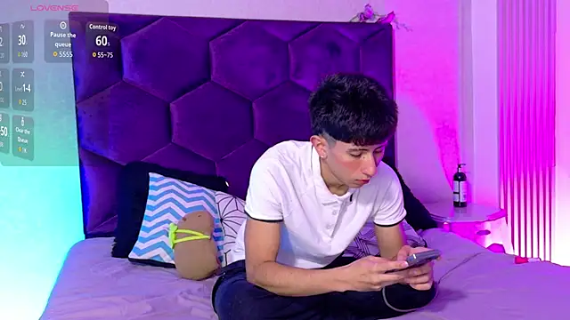 AndyJustgame  online show from April 18, 5:10 am