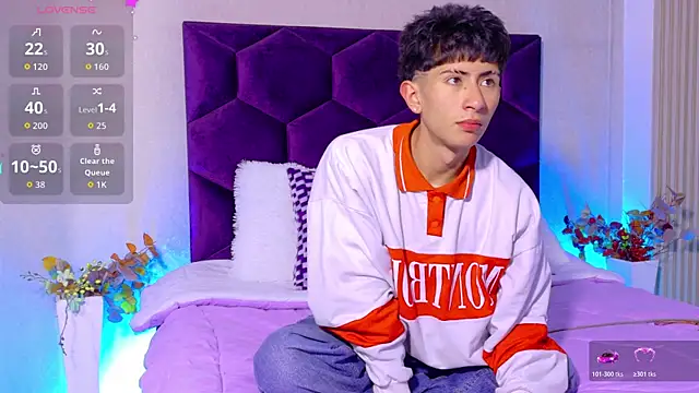 AndyJustgame  online show from May 18, 3:39 am