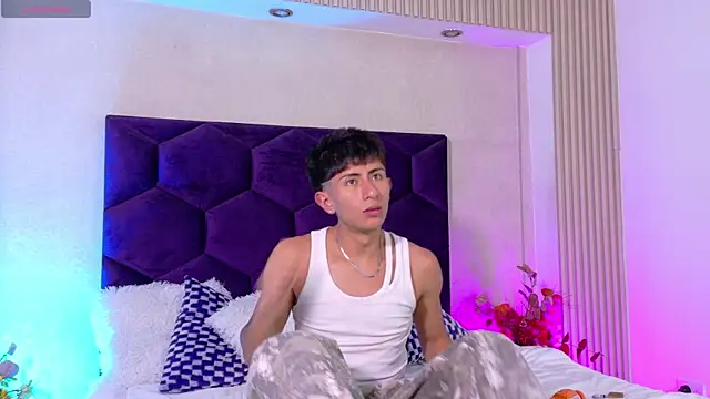 AndyJustgame  online show from June 25, 4:43 am