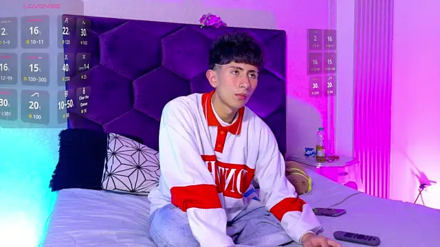 AndyJustgame  online show from April 15, 4:18 am