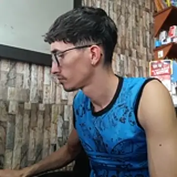 Snapshot of jhosuamoore chatting on May 15, 7:34 pm jhosuamoore online show from May 15, 7:34 pm
