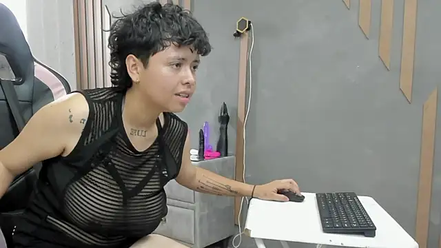 NikiEvanz online show from April 1, 8:39 pm