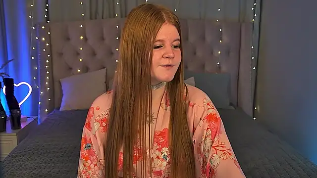 JessicaEmber online show from April 3, 6:31 am