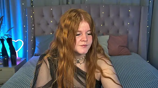 JessicaEmber online show from April 5, 6:20 am