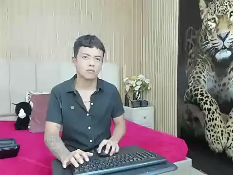 ThiagoGonzalez  online show from March 13, 7:19 pm